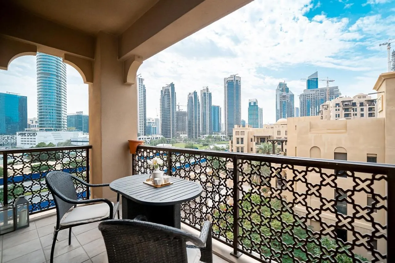Higuests - Spacious Apt With Private Balcony In Old Town Dubai Apartment