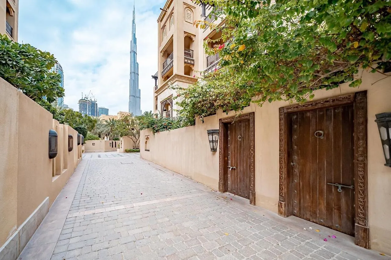 Higuests - Spacious Apt With Private Balcony In Old Town Dubai Apartment