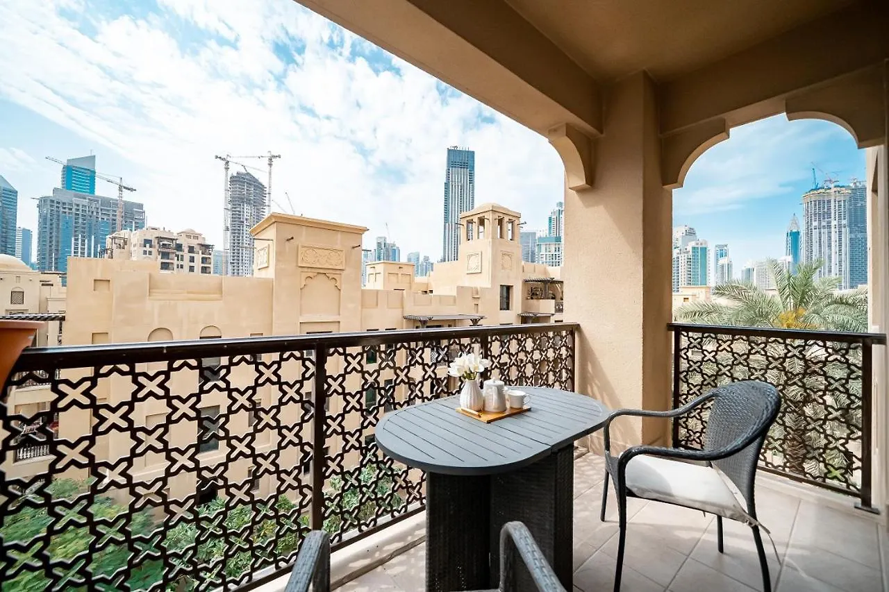 Higuests - Spacious Apt With Private Balcony In Old Town Dubai