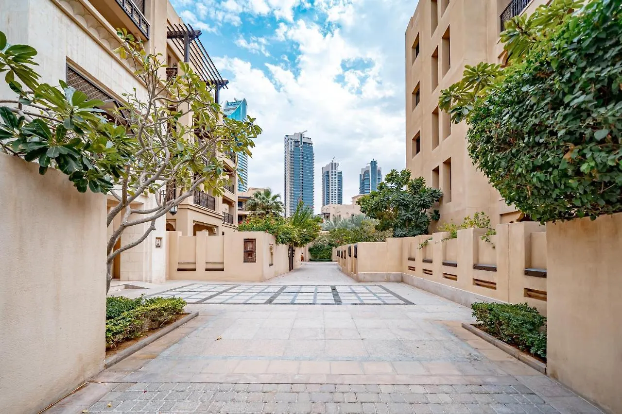 Higuests - Spacious Apt With Private Balcony In Old Town Dubai