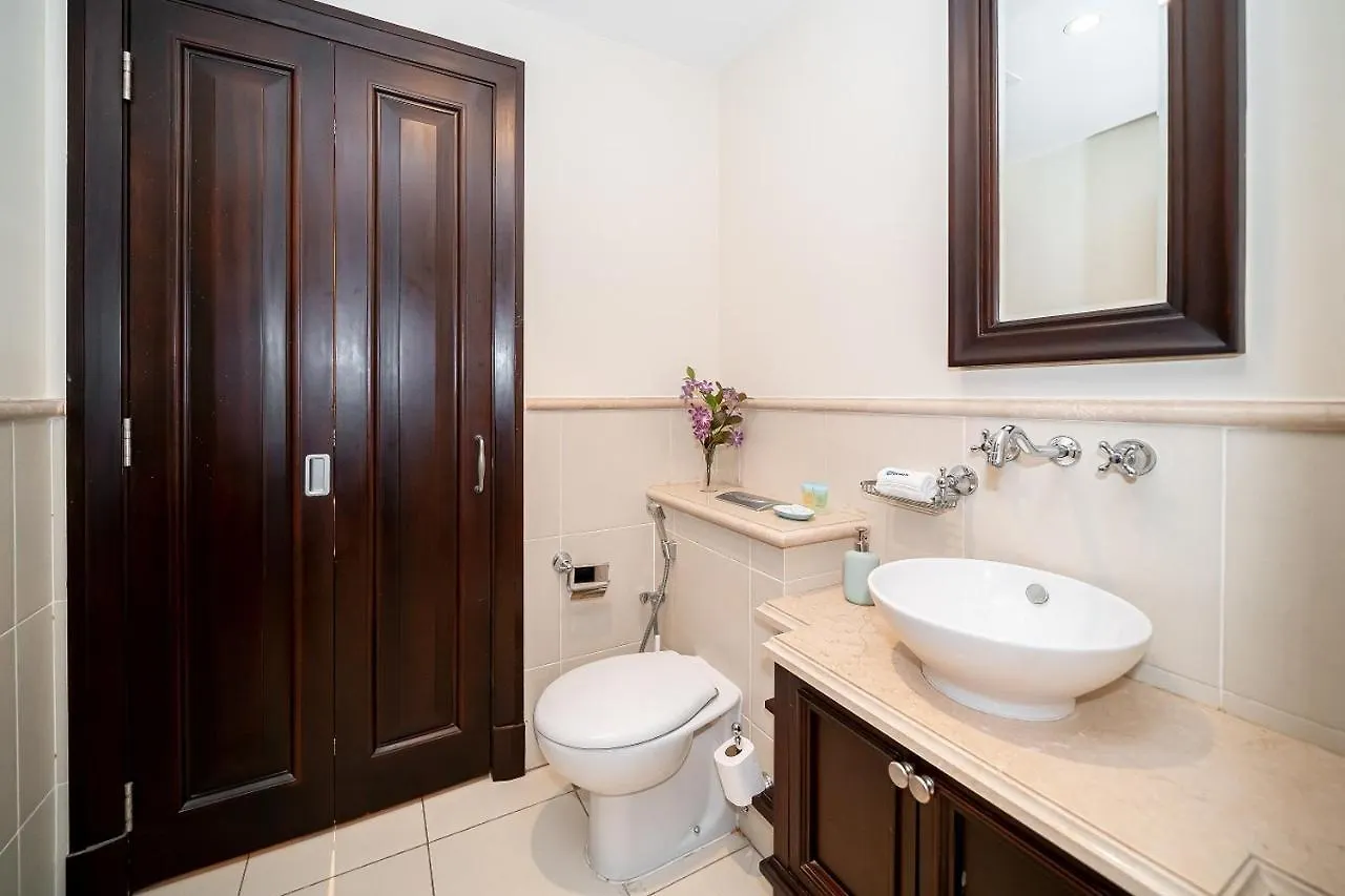 Higuests - Spacious Apt With Private Balcony In Old Town Dubai