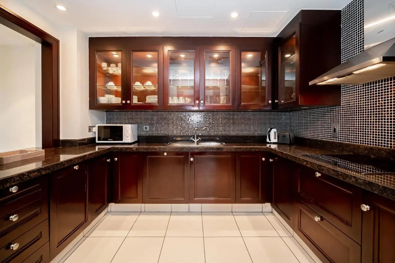 Higuests - Spacious Apt With Private Balcony In Old Town Dubai